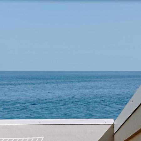 Mirone Apartment Fronte Mare Beachfront House Roccalumera Buitenkant foto